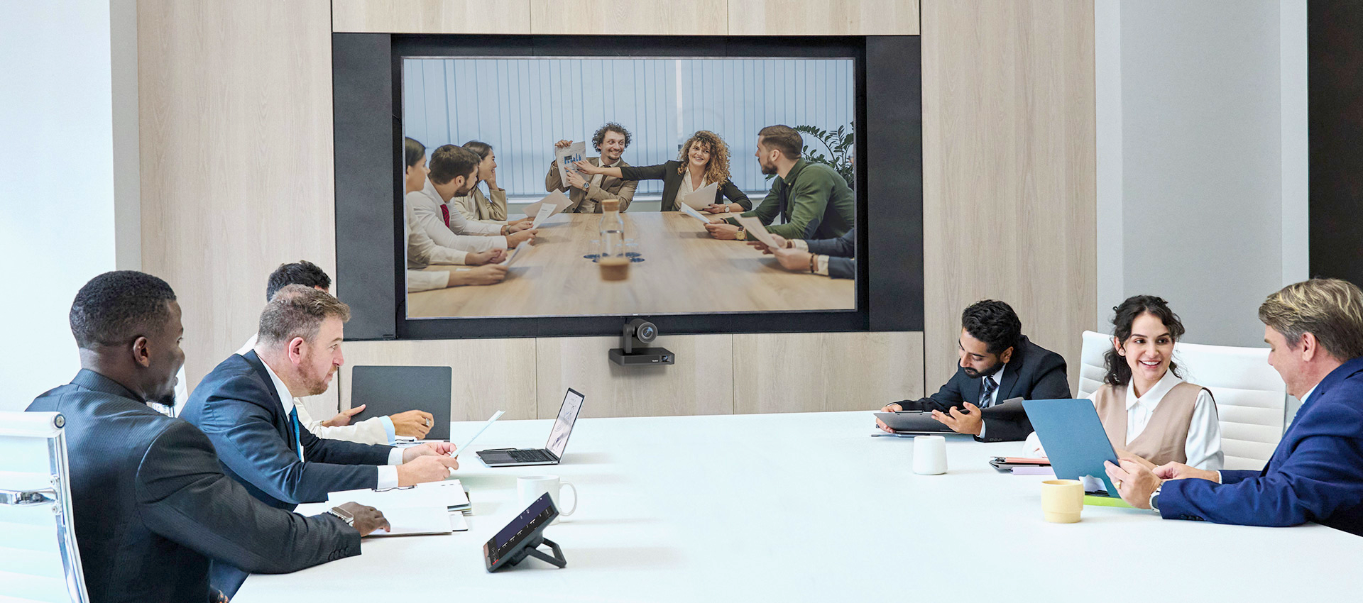 Yealink UVC86 Dual-Eye 4K Intelligent Camera